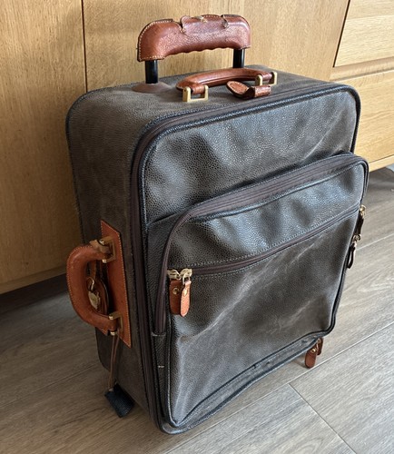 Bric carry rolling - carry,