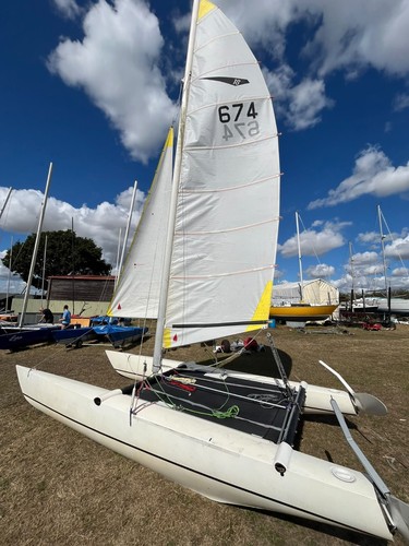 Dart catamaran good - -,