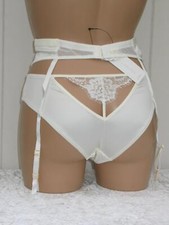 SUSPENDER BELT KNICKERS SET