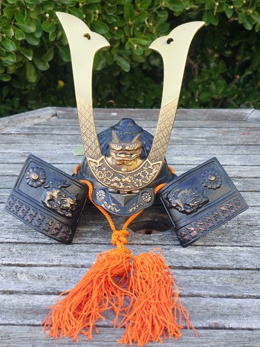 Vtg japanese cast - japanese, kabuto