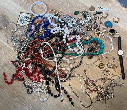 Vintage costume jewellery - costume,