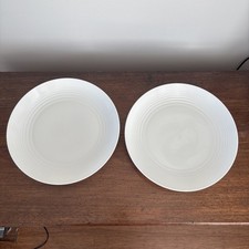 A pair of Royal Doulton Gordon Ramsay - Maze - White 28cm/11 ” Dinner plates vgc