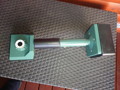 Carpet knee kicker - carpet, stretcher