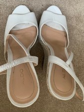 LADIES ATTRACTIVE ALDO CREAM