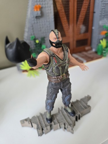 Direct bane statue figure - bane, statue/figure