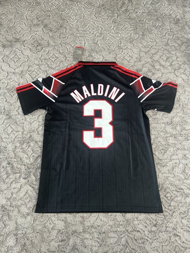 Milan maldini number 3 - maldini,