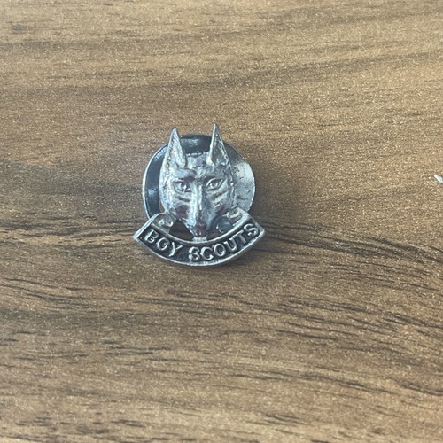 Scouting silver metal wolf - uk,