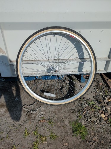 700c wheel bolt through quando - wheel,