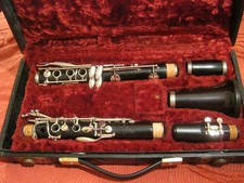 BOOSEY & HAWKES EMPEROR Bb CLARINET  IN EXCELLENT CONDITION .OVERHAULED.