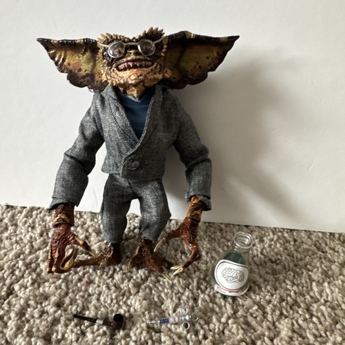 Neca gremlins action figure - gremlins,