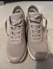 skechers street Los Angeles