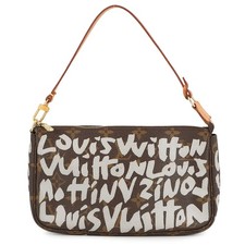 LOUIS VUITTON Pochette