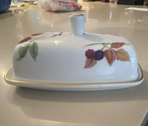 Royal worcester evesham gold - worcester,