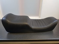 Suzuki GS1000 M-P Swansea aftermarket seat. Wes Cooley replica