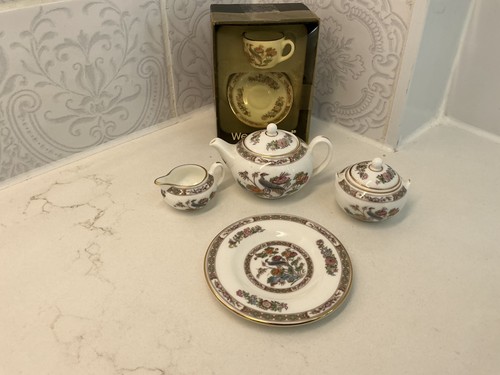 Wedgwood kutani crane - wedgwood,