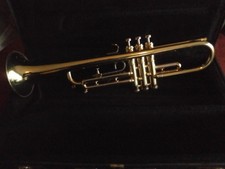 Getzen 300  Bb Trumpet Very Good Condition with mouthpiece and Case Plays well