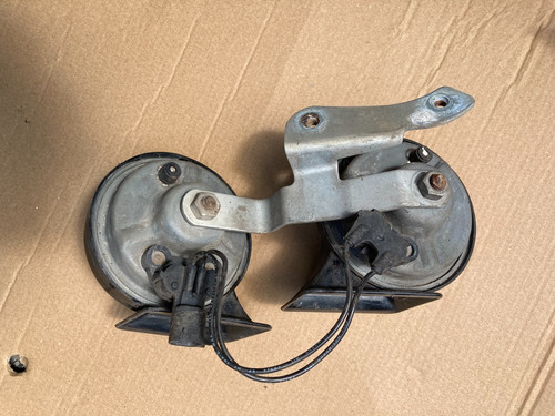 Jaguar x350 pair of horns - of,