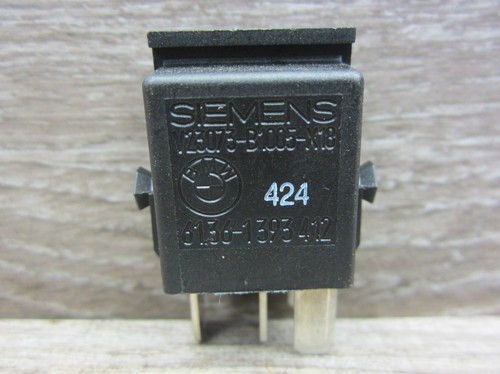 Mini relay closer black relay