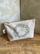 Liz Earle beige floral design Beauty Cosmetic Toiletry Bag New ??25cm by 15cm