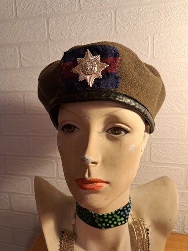 Irish guards beret and badge - irish,