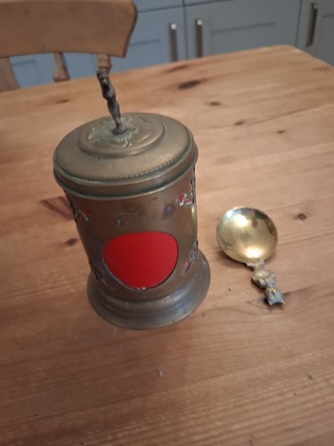 Vintage brass tea caddy - brass, lion