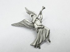 VINTAGE BRANDED SIGNED JJ PEWTER SILVER TONE CHERUB HORN BLOW LADIES PIN BROOCH