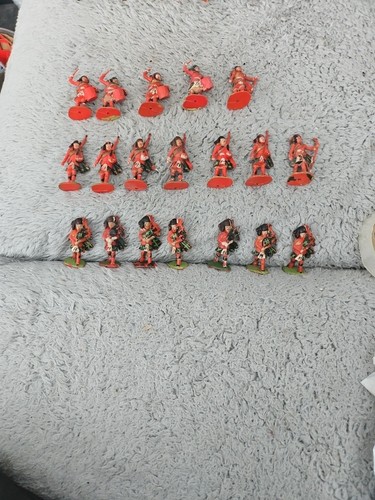 Unmarked 1950 toy soldiers - -,