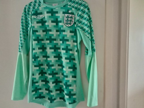 England goalkeeper shirt 38in - england,