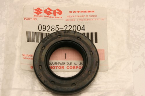 Front wheel oil - front, 22x40x7