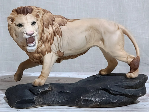 Beswick vintage lion rock - vintage, on