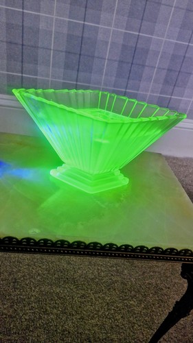 Art deco uranium - deco, bowl