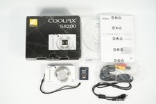 Nikon COOLPIX S8200 Compact