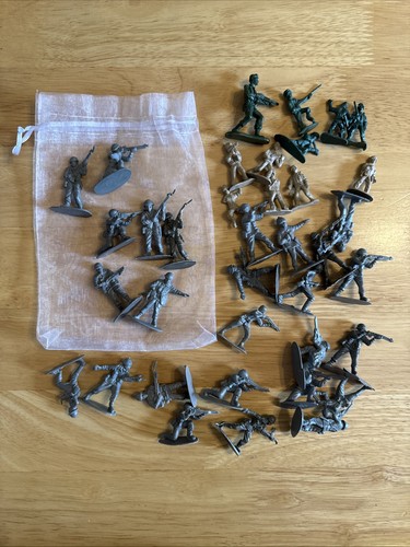 Bundle various toy soldiers - various,