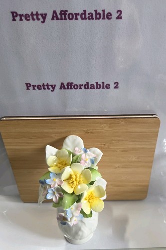 Royal doulton small vase - doulton, with