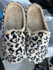 DB Shoes Women’s Slippers
