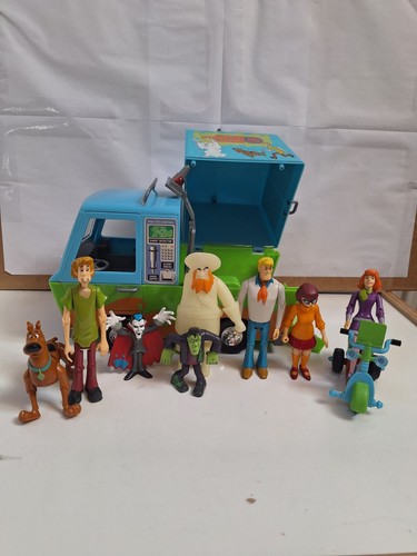 Scooby doo mystery machine and - mystery,
