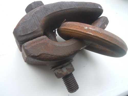 Sill clamp for sealy body - sill,