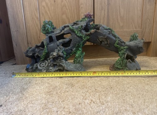 Extra large crashed plane - extra,
