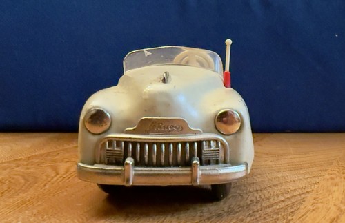 Vintage 1950s schuco radio - vintage,