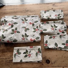 Lauren Ralph Lauren tablecloth and napkins Christmas, approx 235cm by 125cm