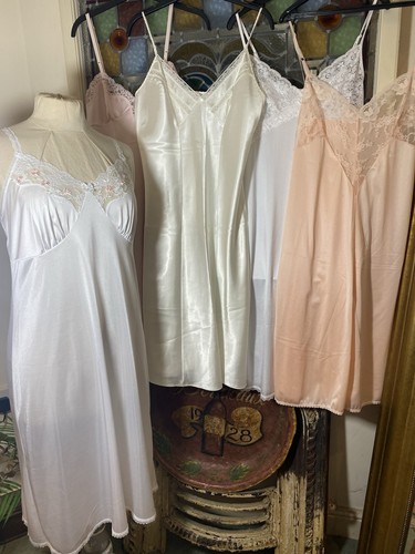 Vintage underskirts slips - vintage,