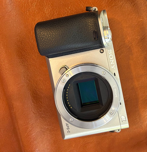 Sony a6000 camera silver - in,