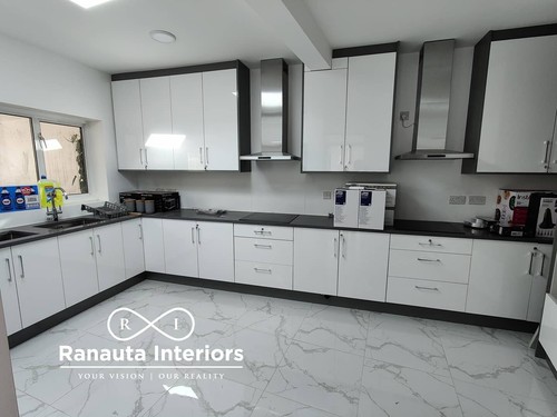 Kitchen white gloss