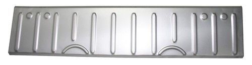 Cargo floor section - section, between