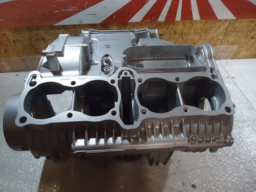 Suzuki gs1000g crankcases - suzuki,