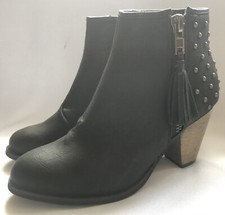 Women’s Select Black Studded