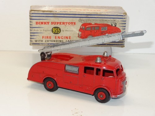 Dinky 555 fire engine - engine, (420)