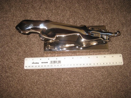 Large leaping jaguar - large,