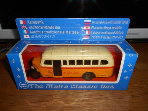 Malta classic bus die cast - malta,