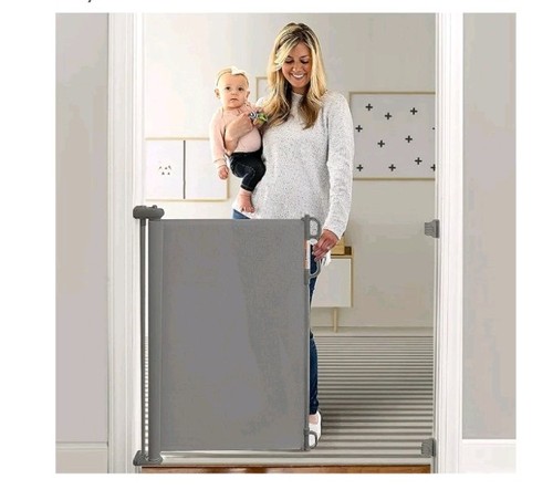 Momcozy retractable baby gate - baby,